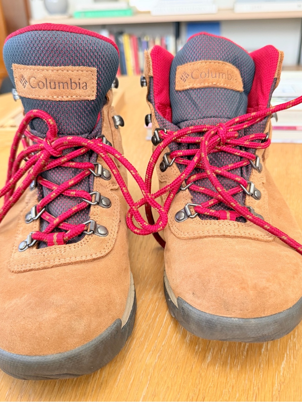 Columbia Women’s Waterproof Suede Hiking Boots Brown/Red Size 9.5 - Picture 2 of 6